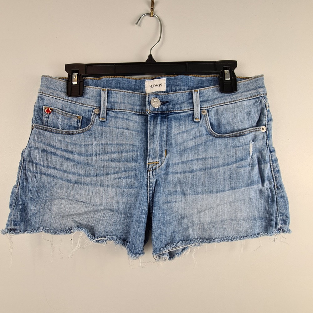 Hudson Amber Raw Edge Hem Denim Shorts Light Wash Blue Size 28 NWR654ZBA